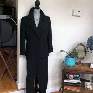 Tahari pants suit